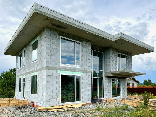 Коробка дома с плоской кровлей